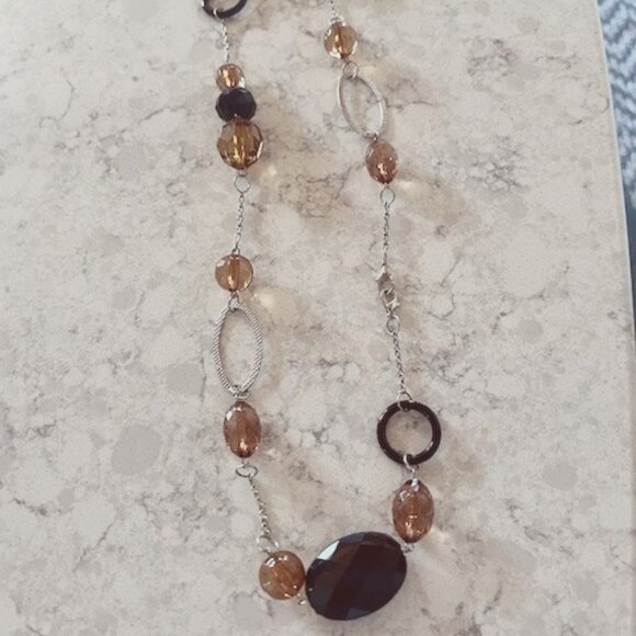 Beads and circles necklace - Picture 2 of 2